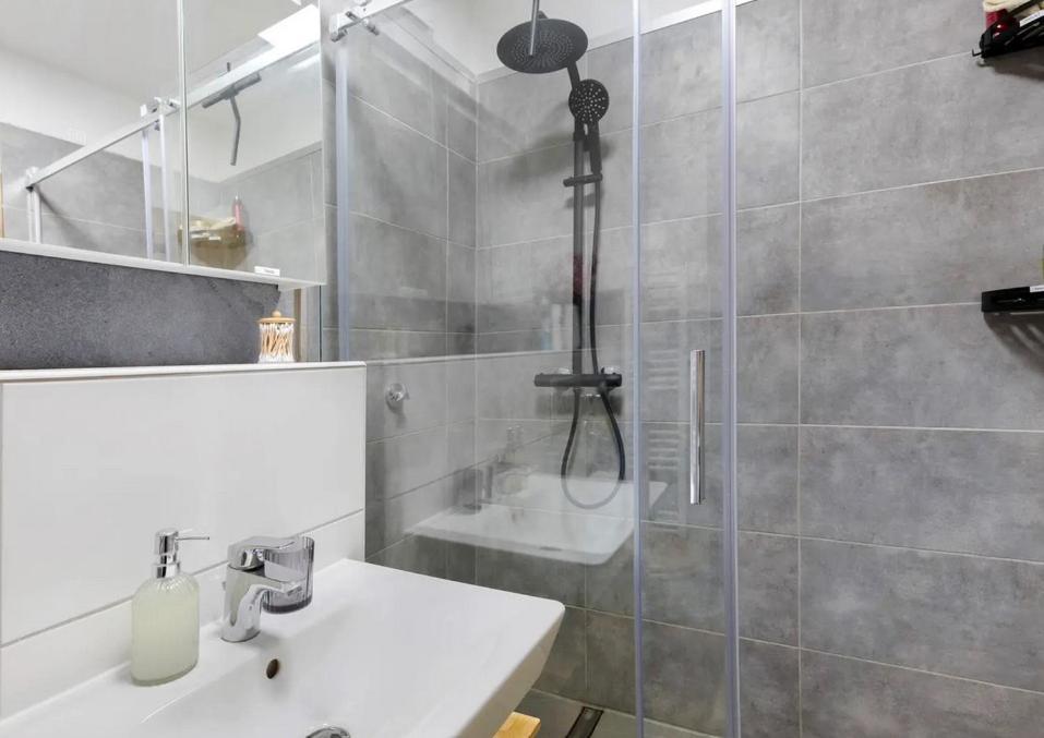 Homestay Charmentes Mit Kueche, Naturgebiet Dusseldorf