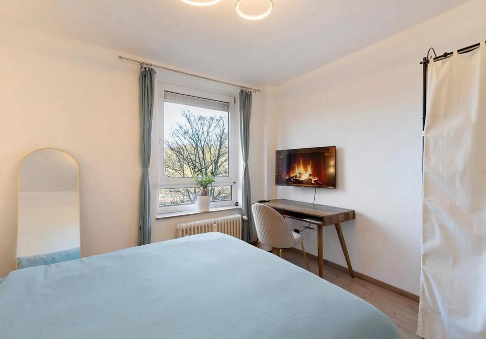 Charmentes Mit Kueche, Naturgebiet Dusseldorf